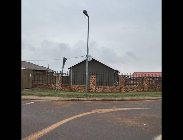 3 BEDROOM HOUSE FOR SALE IN SAVANNA CITY